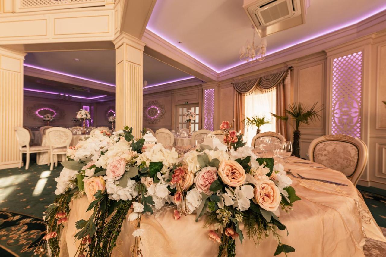 Hotel Coral Valea Lupului  エクステリア 写真