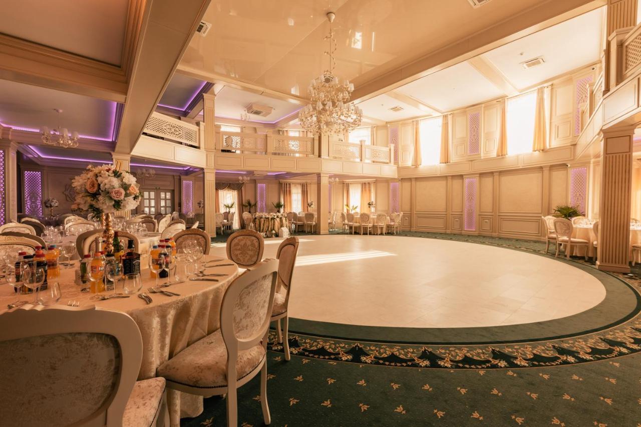Hotel Coral Valea Lupului  エクステリア 写真