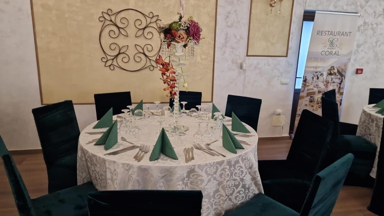 Hotel Coral Valea Lupului  エクステリア 写真